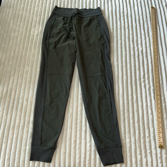 Athleta Pants - Athleta Headlands Hybrid Trek Jogger Womens Size 2 Green Athleisure Yoga Run